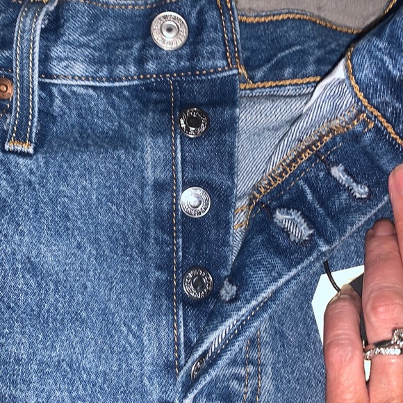 Levi’s 501 high rise button fly shorts size 28 NWT - Picture 4 of 7